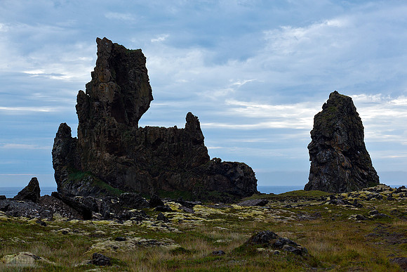 Lóndrangar