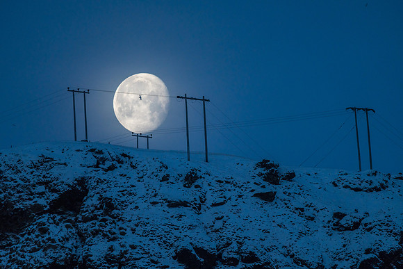 Moon in Vík_DSC9985