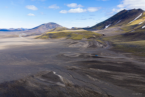 Tjörvafell-og-Hnausapollur_DJI_0110