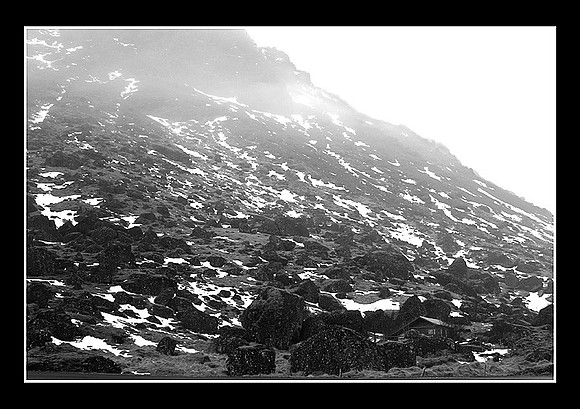 The Cottage under the Mountain
